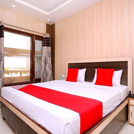 Oyo Flagship Armaan Resort Shāhpur Eksteriør billede