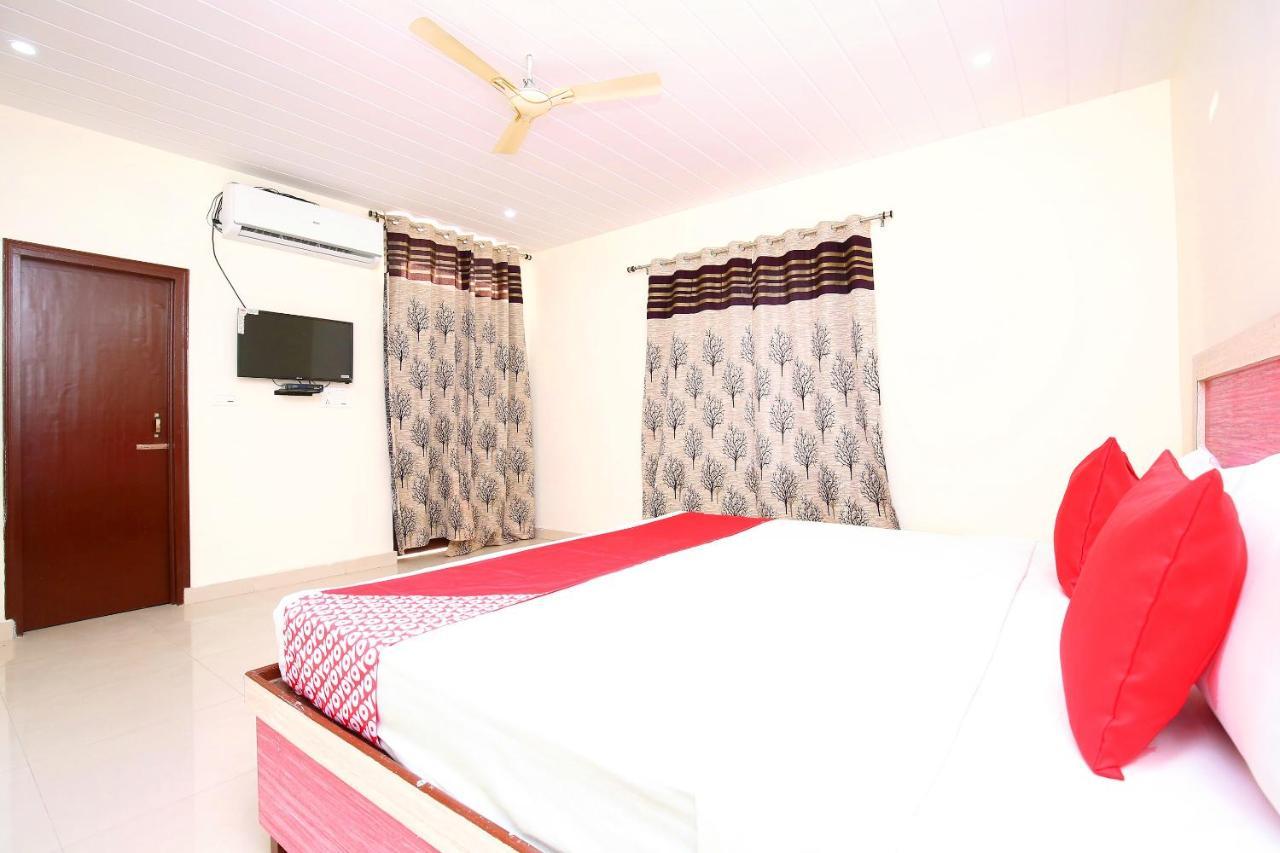 Oyo Flagship Armaan Resort Shāhpur Eksteriør billede