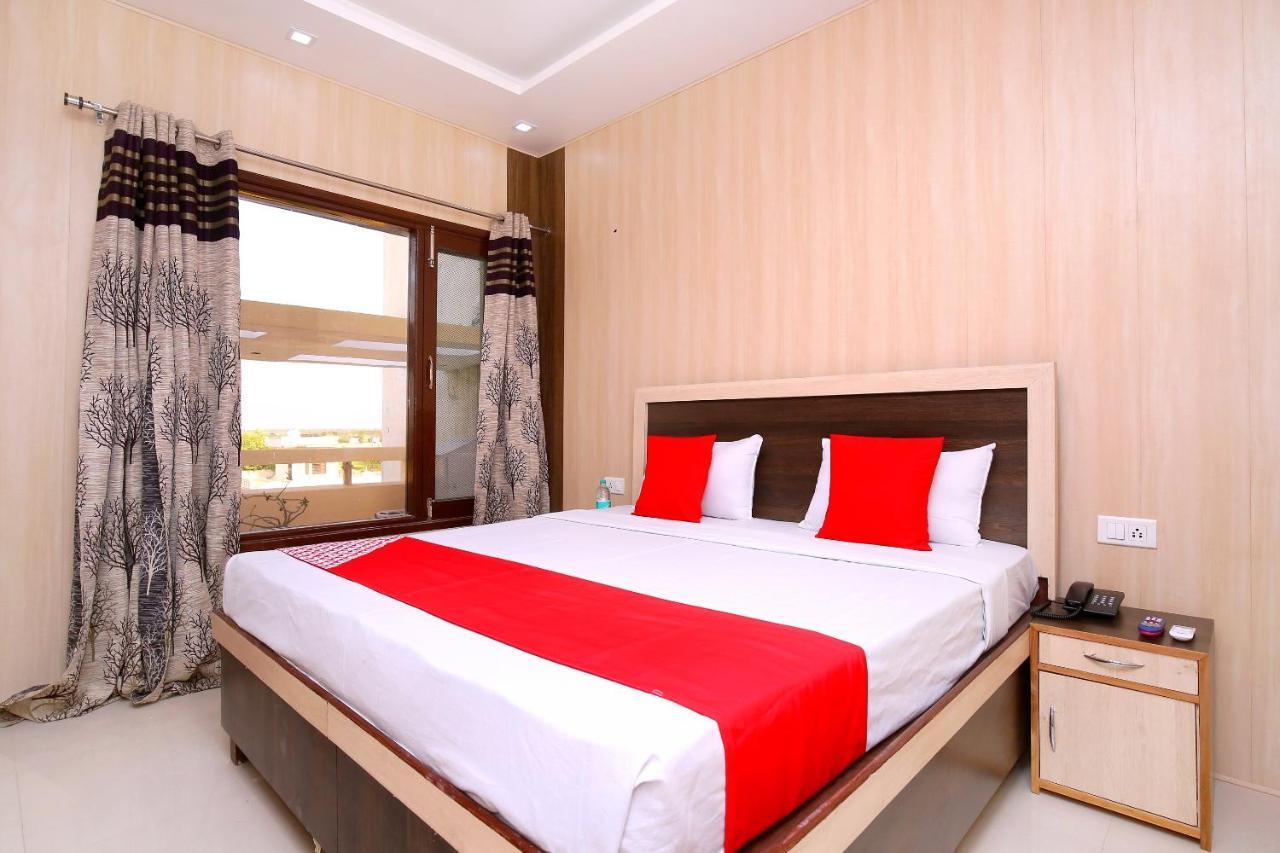 Oyo Flagship Armaan Resort Shāhpur Eksteriør billede