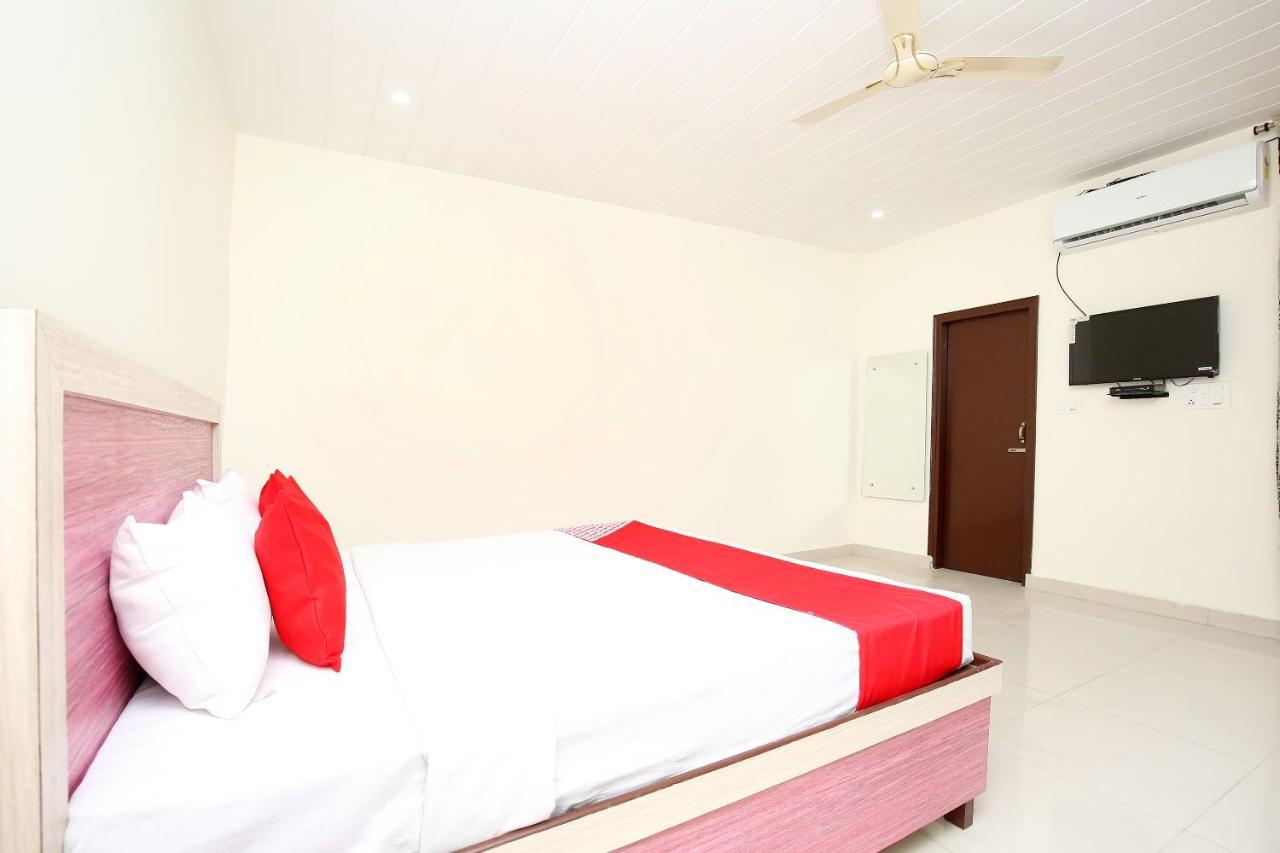 Oyo Flagship Armaan Resort Shāhpur Eksteriør billede